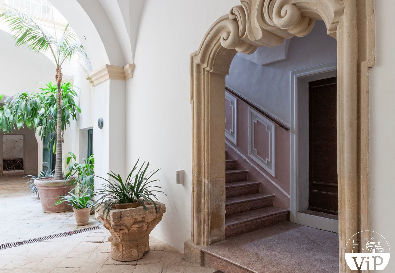 Villa à Corigliano d´Otranto - Palazzo historique avec piscine dans la vieille ville m600