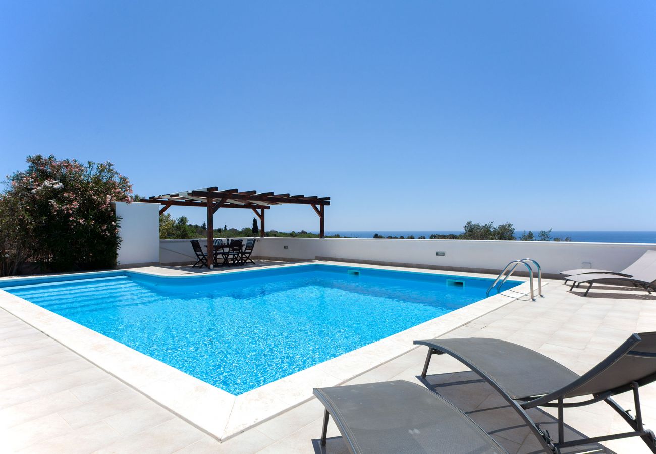 villa à Torre Pali - Villa piscine vue sur la mer Torre Pali v600
