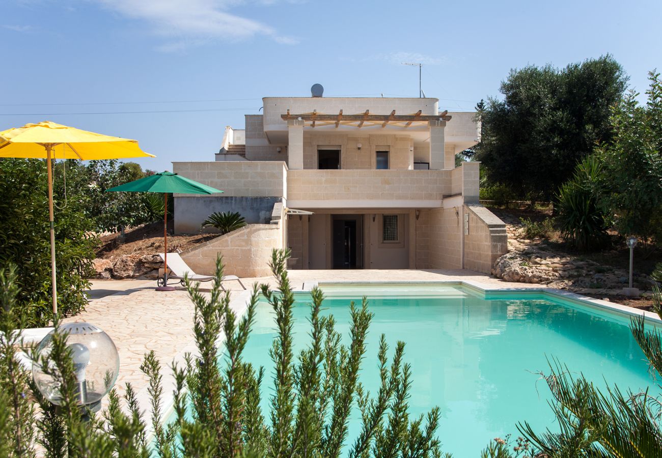 villa à San Pietro in Bevagna - Villa avec piscine près de la mer Ionienne v270