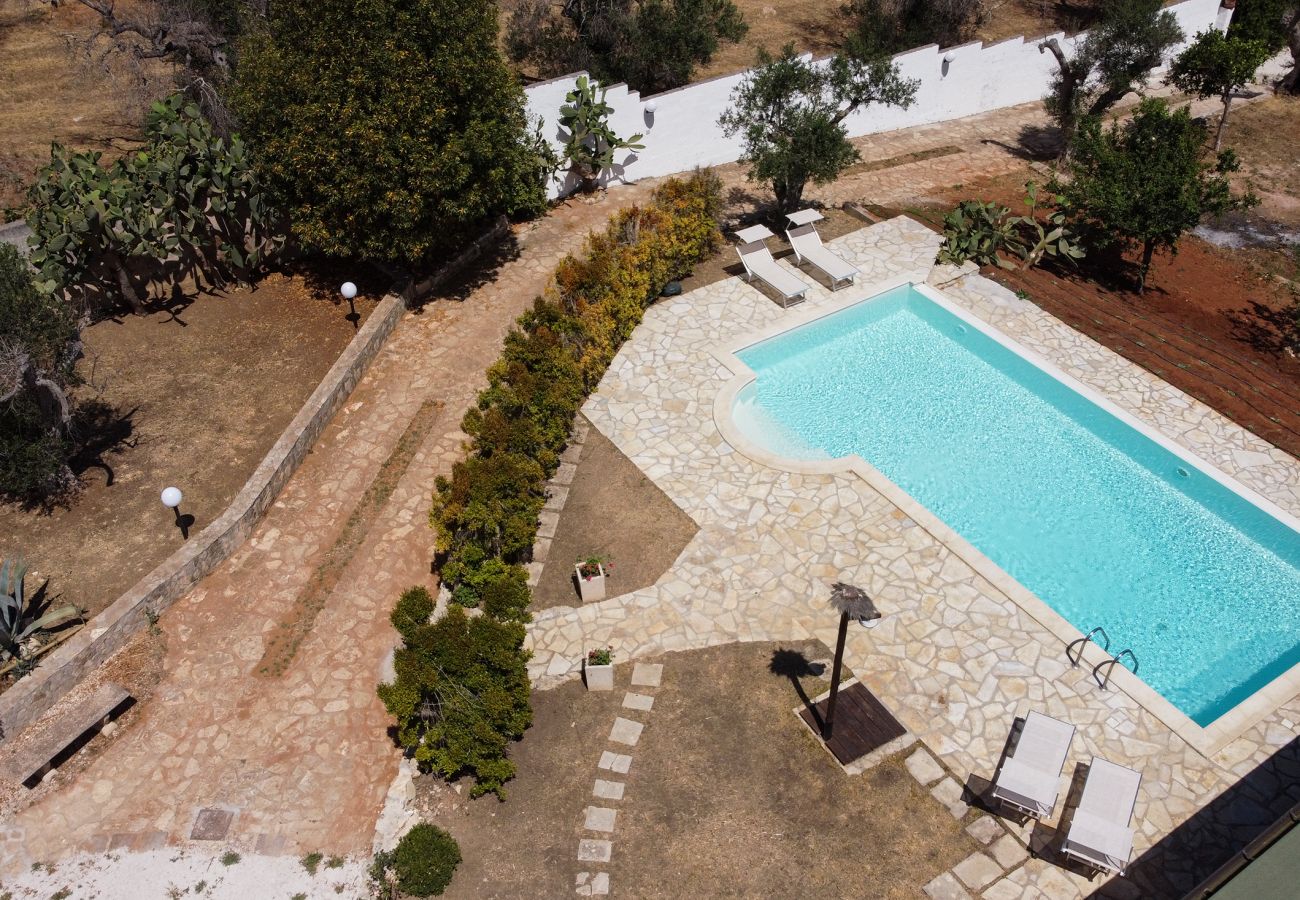 villa à Collemeto - A vendre villa avec piscine, 5 chambres, 4 salles de bains v565