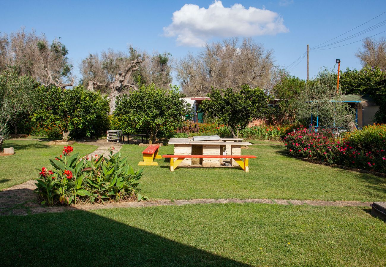 villa à Neviano - Résidence avec piscine jardin plage v713
