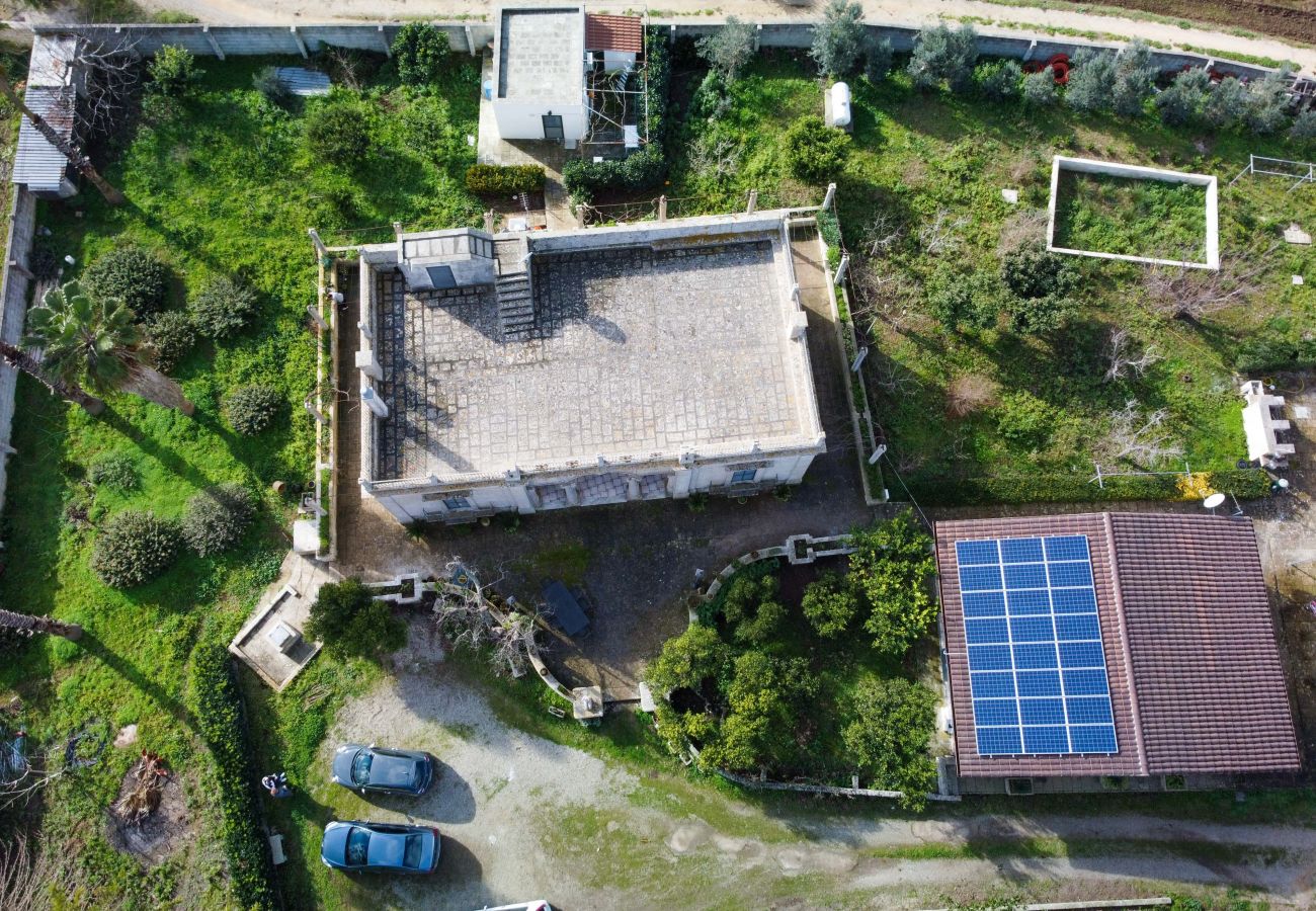 villa à Corigliano d´Otranto - Tenuta storica con villa e villette, piscina v340