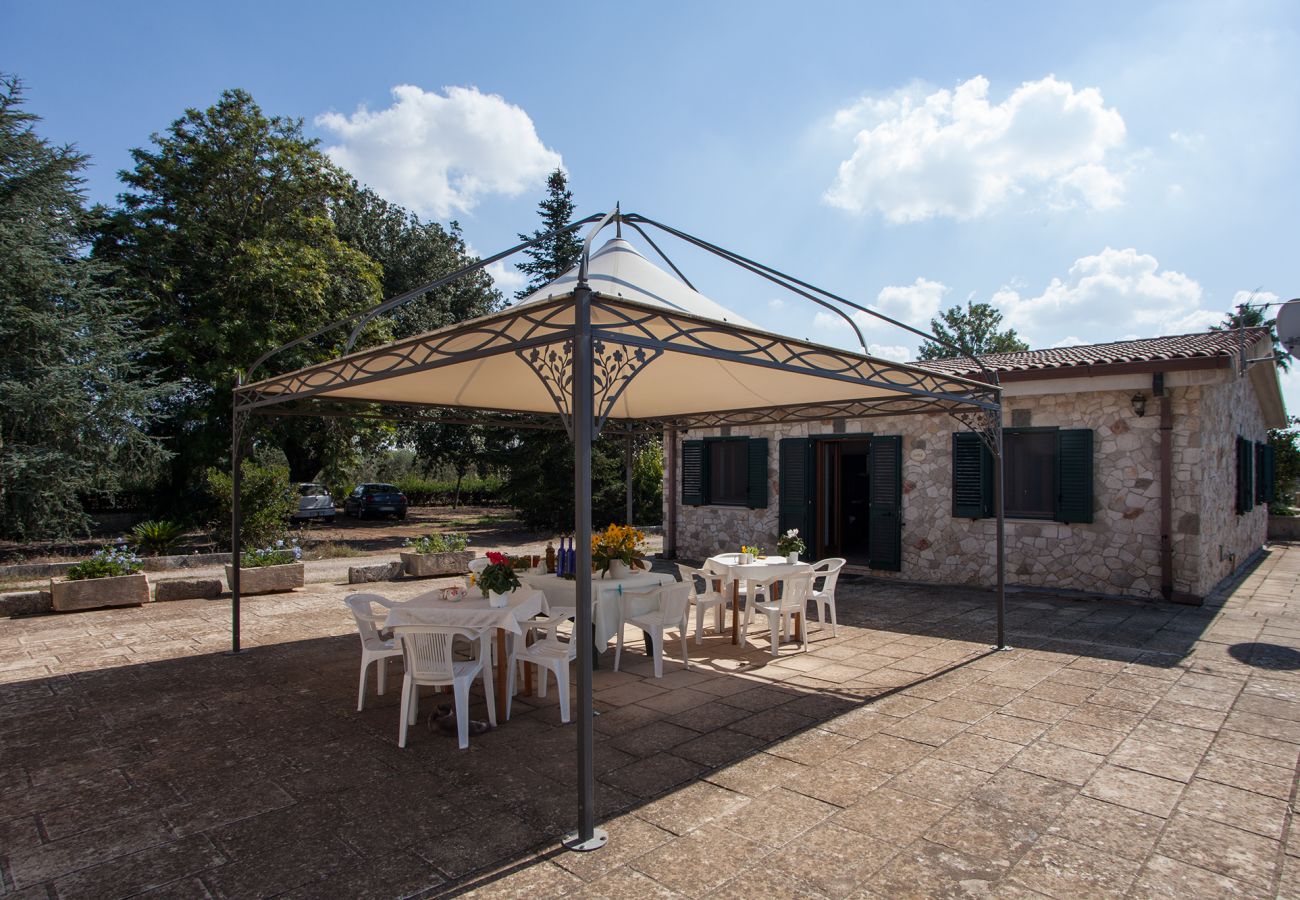 villa à Corigliano d´Otranto - Tenuta storica con villa e villette, piscina v340