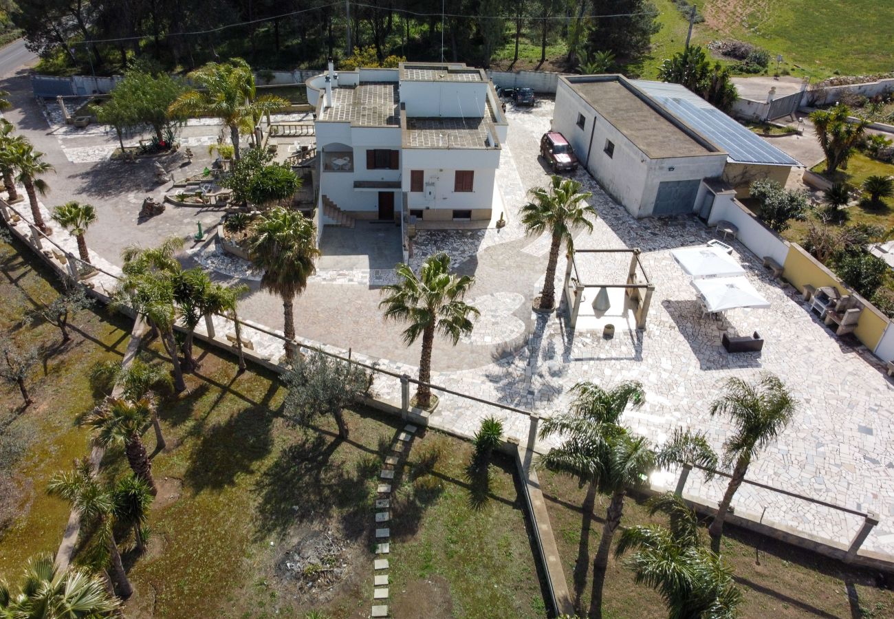 villa à Carpignano Salentino - Opportunité immobilière : villa panoramique exceptionnelle 6 chambres, 4 salles de bains