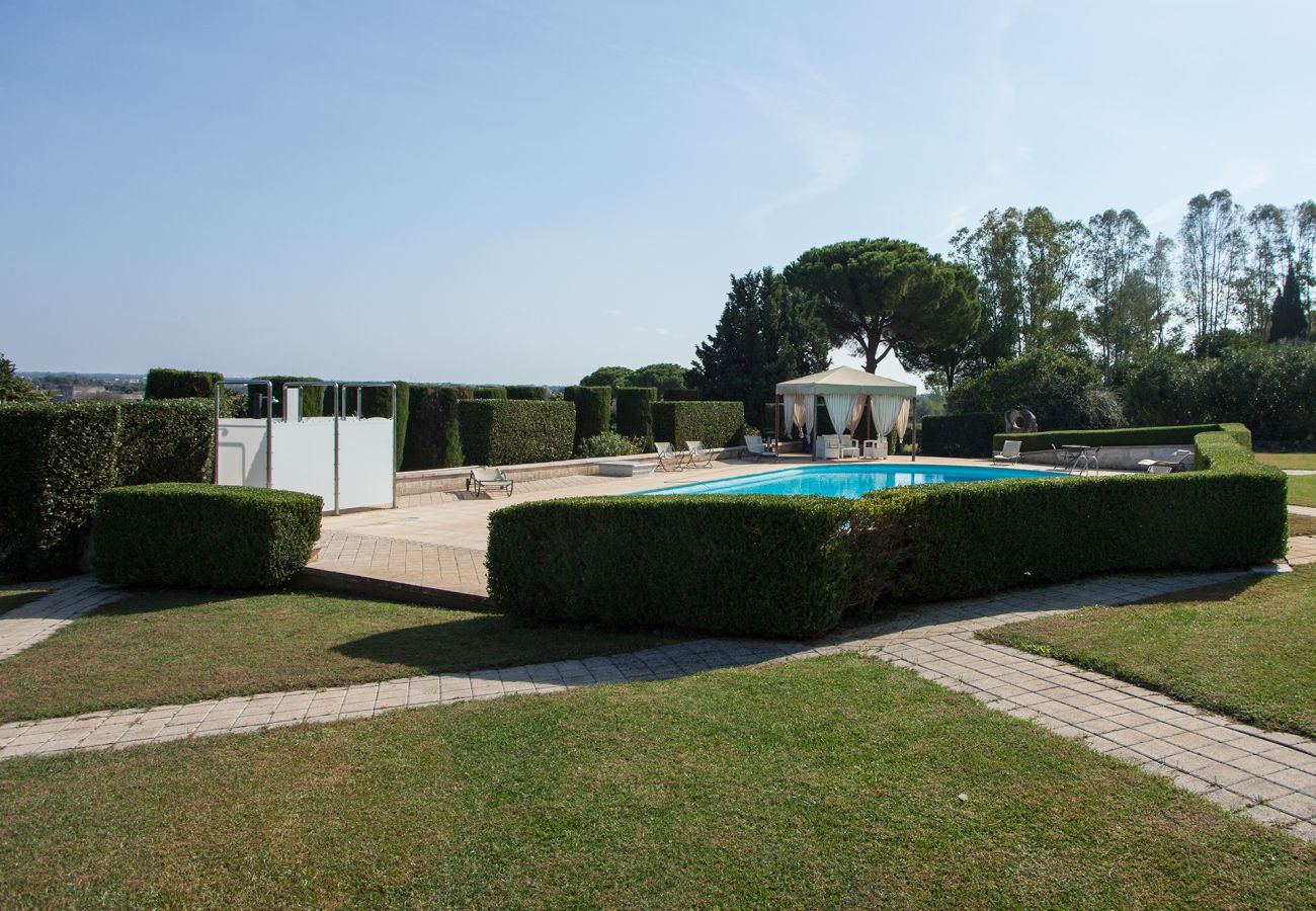 villa à Galatina - Villa grande giardino, piscina, 6 camere v880