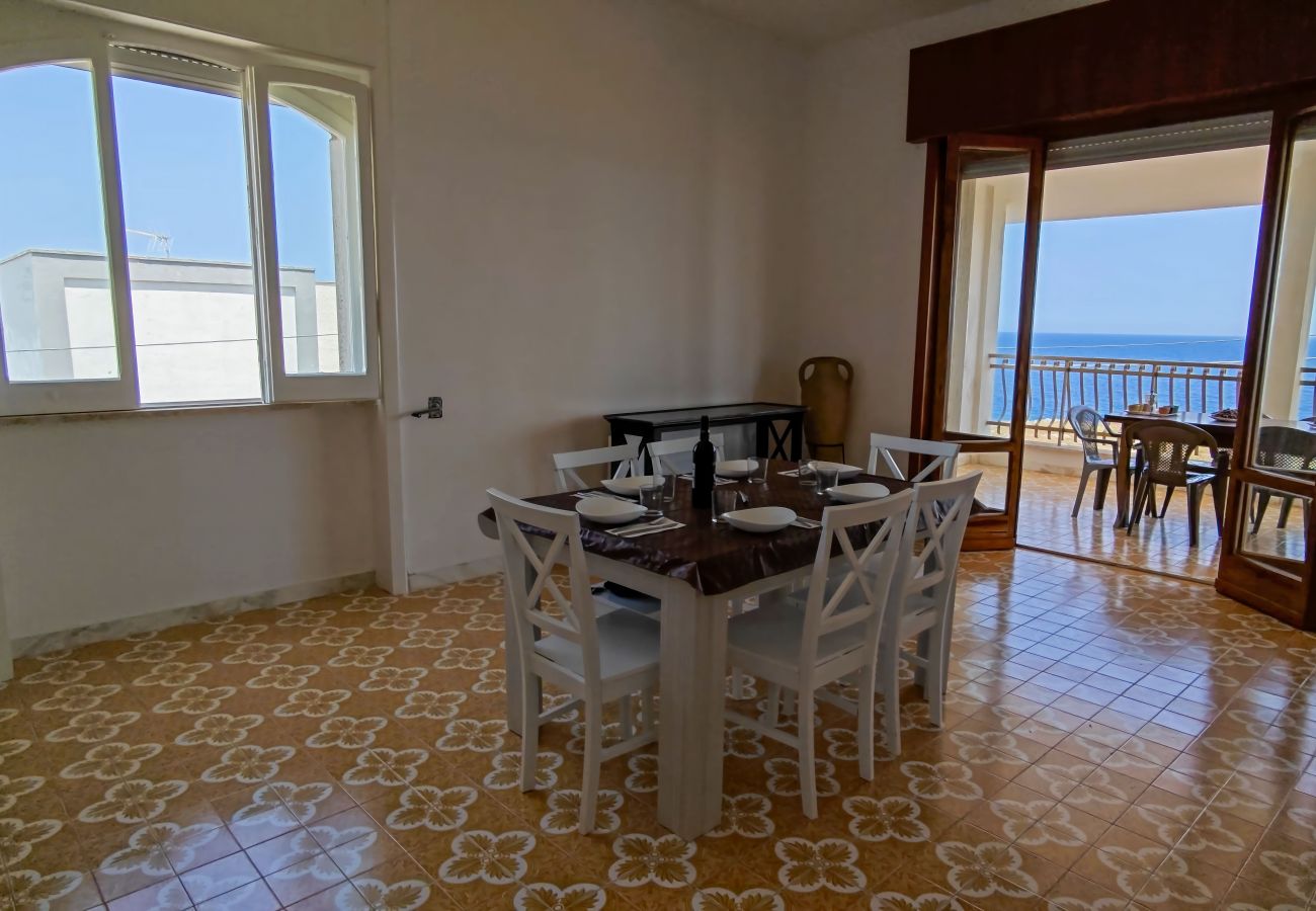 Maison à Torre dell´Orso - Villa face à la mer à Torre Dell’Orso v115