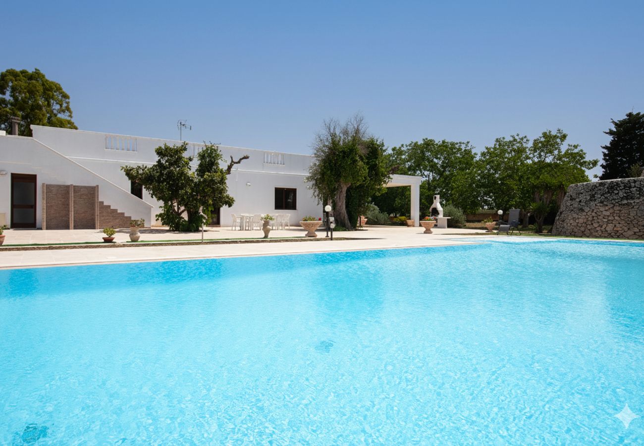 villa à Carpignano Salentino - Villa piscine jardin trulli puits photovoltaïque v900