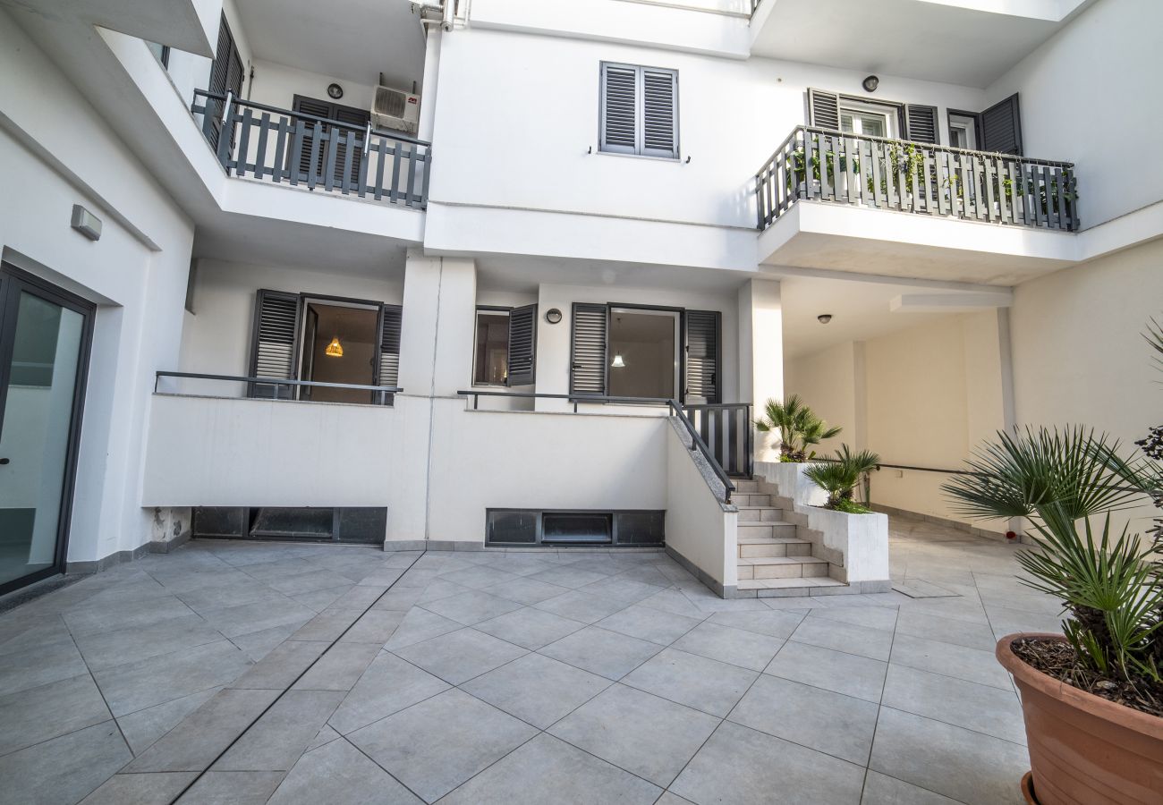 Appartement à Otranto - Maison à vendre à Otrante avec 2 salles de bains et garage v342