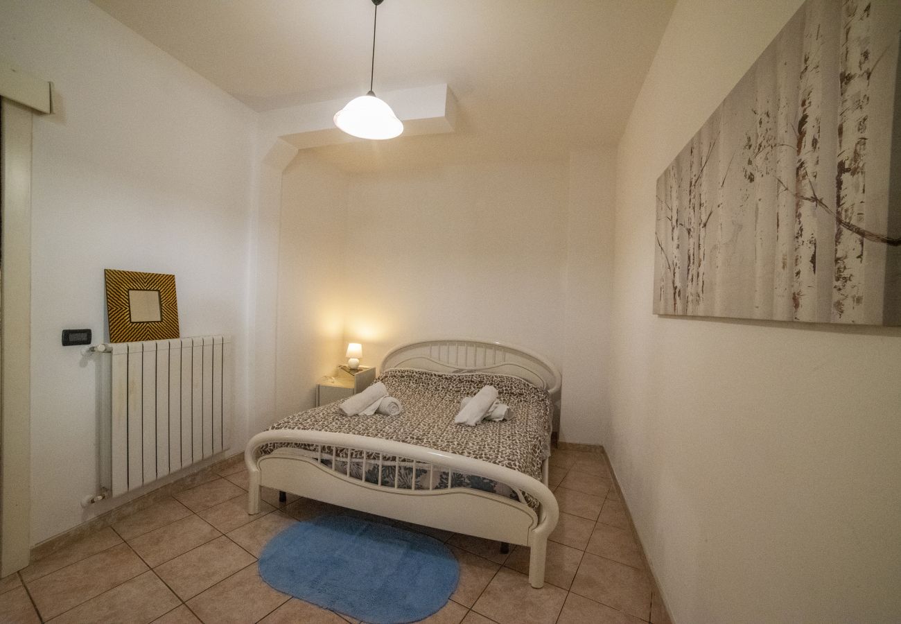 Appartement à Otranto - Maison à vendre à Otrante avec 2 salles de bains et garage v342