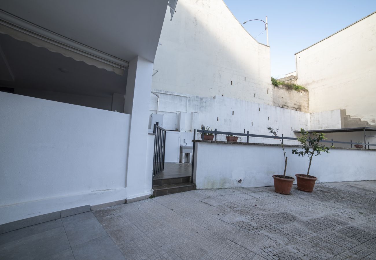 Appartement à Otranto - Maison à vendre à Otrante avec 2 salles de bains et garage v342
