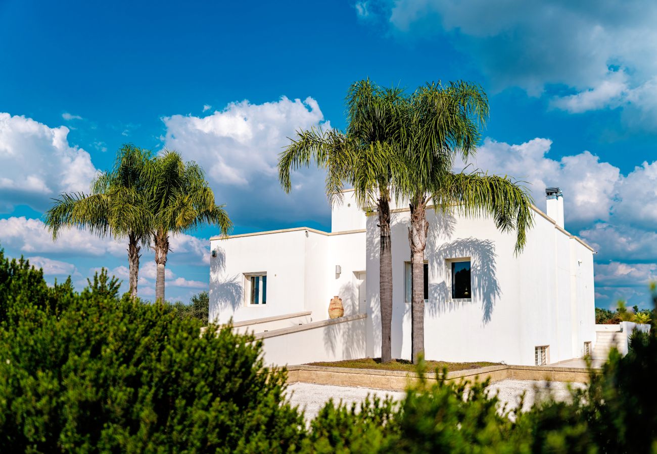 villa à Ugento - Villa de prestige avec piscine et grand jardin v750