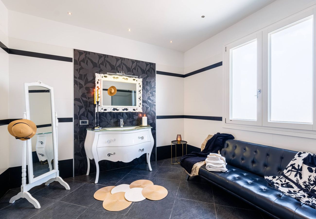 villa à Ugento - Villa de prestige avec piscine et grand jardin v750