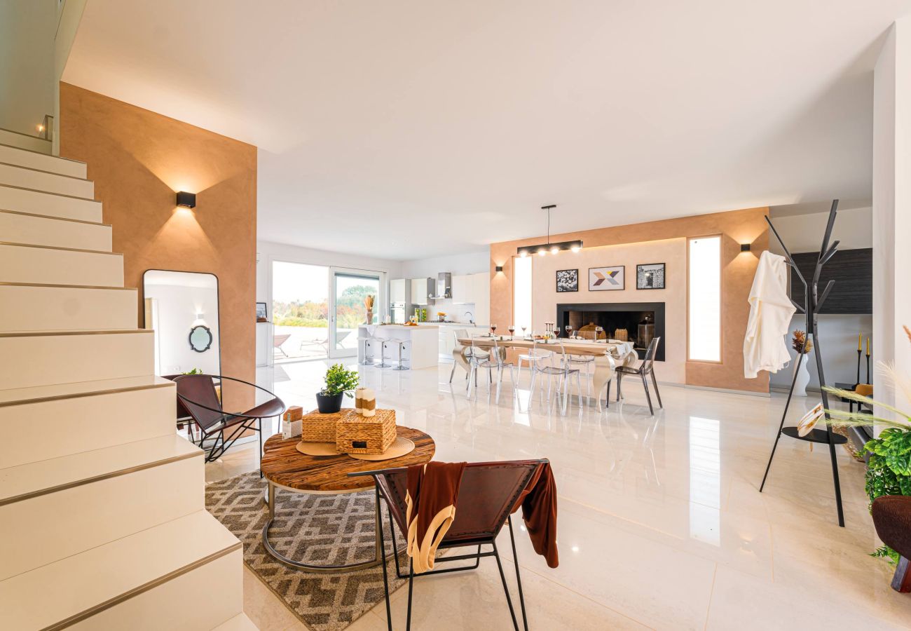 villa à Ugento - Villa de prestige avec piscine et grand jardin v750