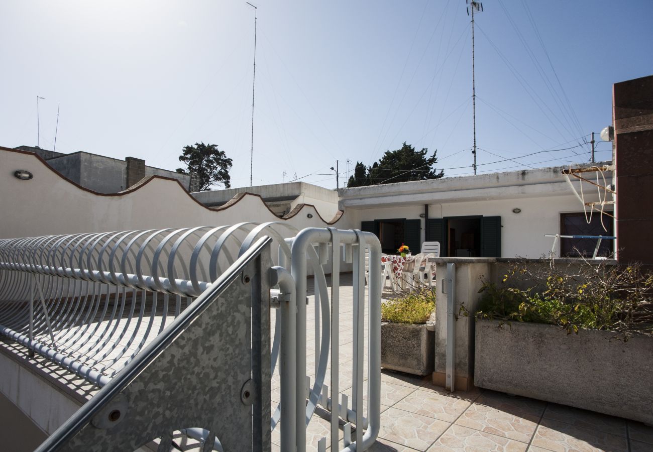 Appartement à Torre dell´Orso - Maison-terrasse panoramique et accès à la plage v122