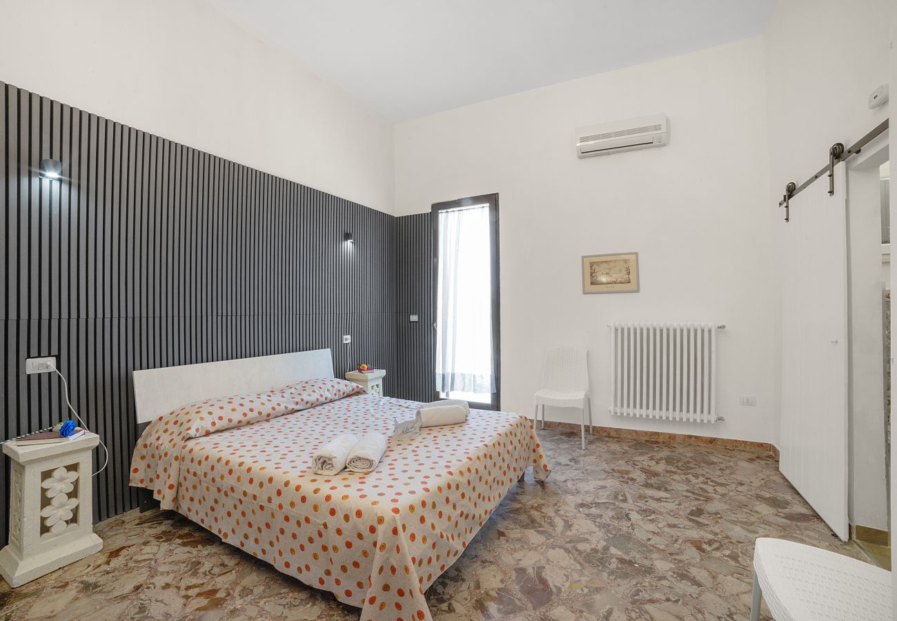 Maison à Santa Cesarea Terme - V251 maison indépendante avec jardin Cerfignano