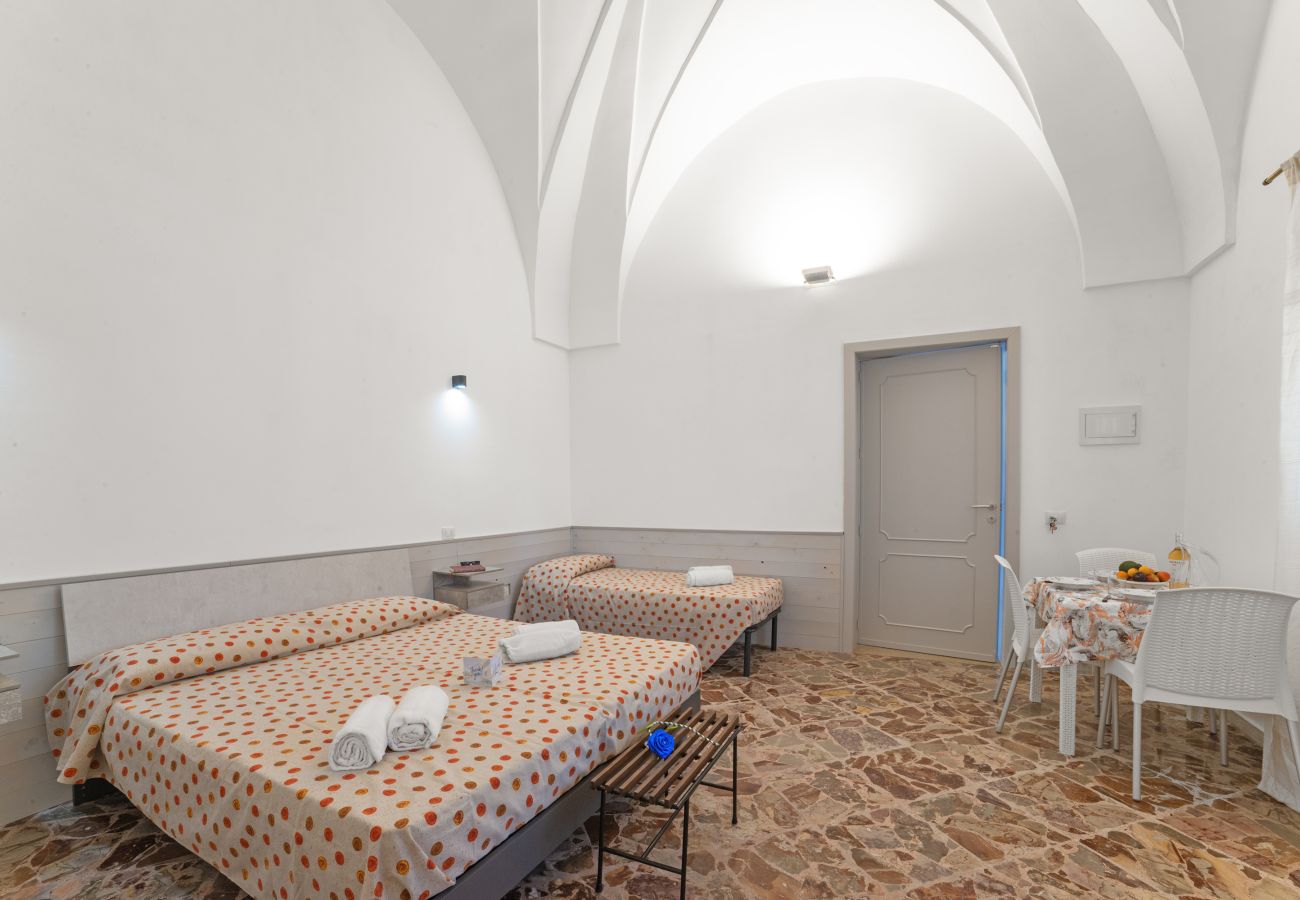 Maison à Santa Cesarea Terme - V251 maison indépendante avec jardin Cerfignano