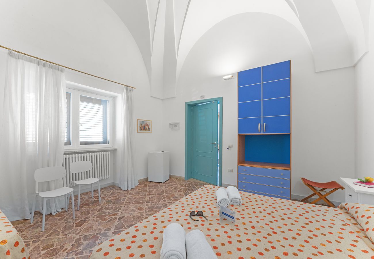 Maison à Santa Cesarea Terme - V251 maison indépendante avec jardin Cerfignano