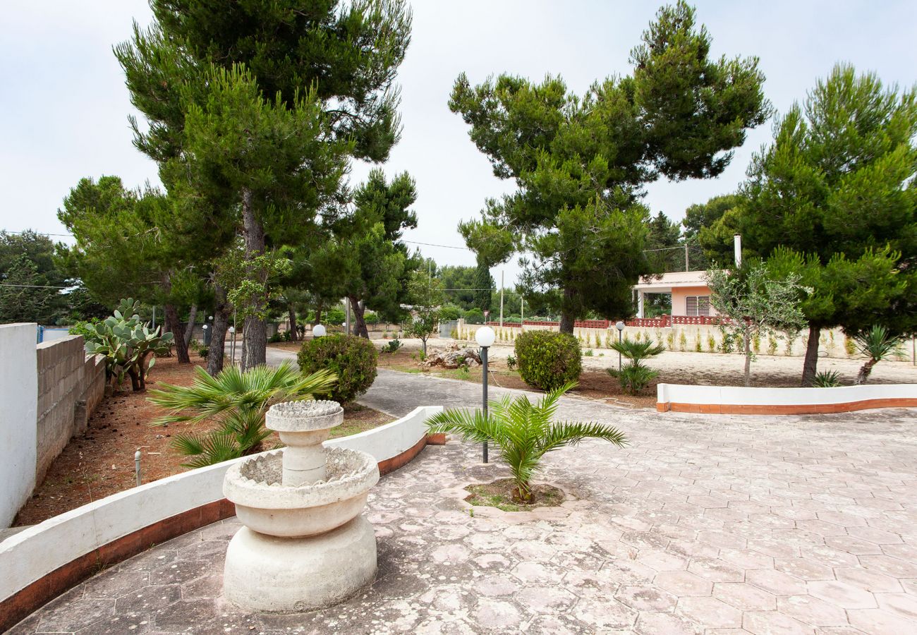 Villa a Torre Squillace - Villa vista mare con 4 camere e 5 bagni, WiFi, giardino, aria condizionata m520