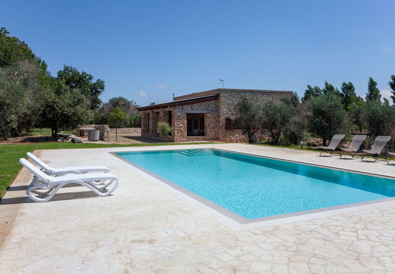 Villa a Vitigliano - Villa Salentina con piscina privata vicina al mare (sia spiaggia che costa rocciosa) m250