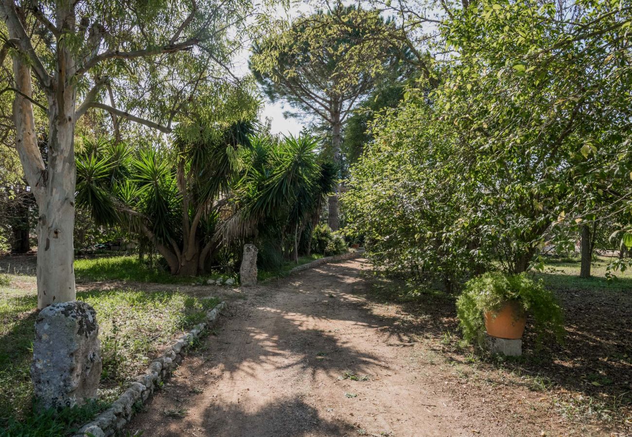 Villa a Carpignano Salentino - Villa con piscina privata e campo calcetto 5 camere e 5 bagni in Puglia m400