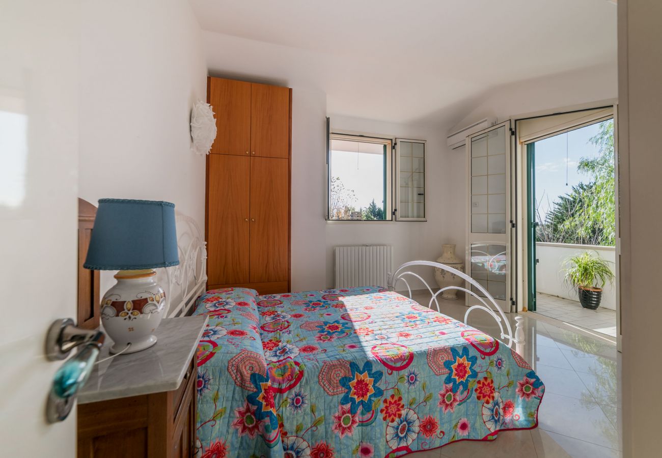 Villa a Corigliano d´Otranto - Affitto villa vacanze con grande piscina privata, 5 camere letto e 4 bagni m550