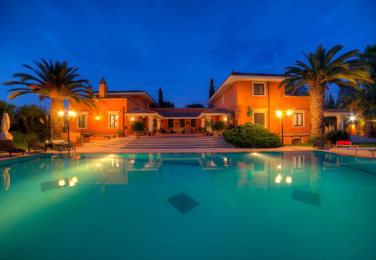 Appartamento a Lecce - Villa con piscina, biliardo, sauna, palestra, campo calcio, tennis, beach volley, lavastoviglie m991