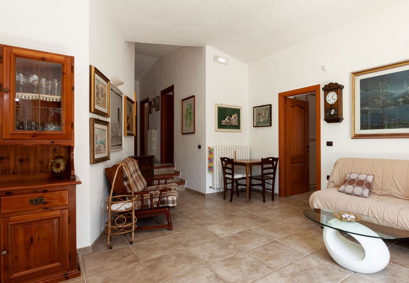 Villa a Oria - Villa con grande piscina, 4 camere letto, 3 bagni, lavastoviglie e lavatrice m215