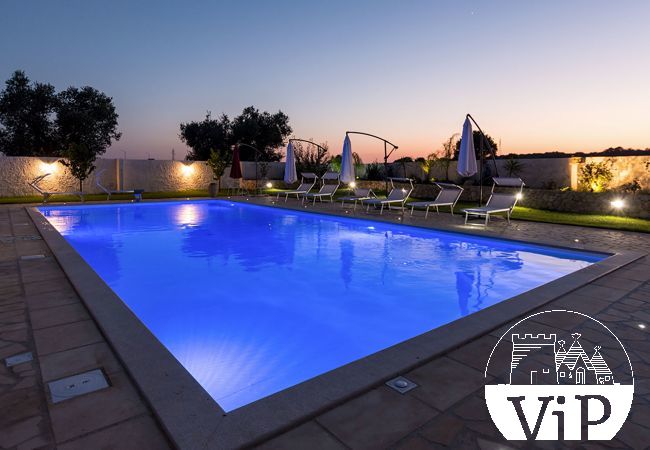 Villa a Muro Leccese - Spaziosa Villa con piscina, 5 camere 5 bagni, m650