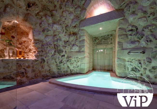 Villa a Castrignano de´ Greci - Villa piscina trullo vasca riscaldata 5 bagni m580