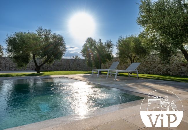 Villa a Castrignano de´ Greci - Villa piscina trullo vasca riscaldata 5 bagni m580