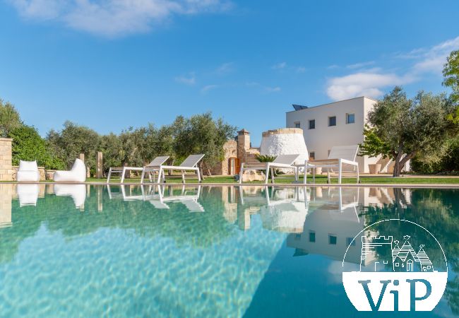 Villa a Castrignano de´ Greci - Villa piscina trullo vasca riscaldata 5 bagni m580