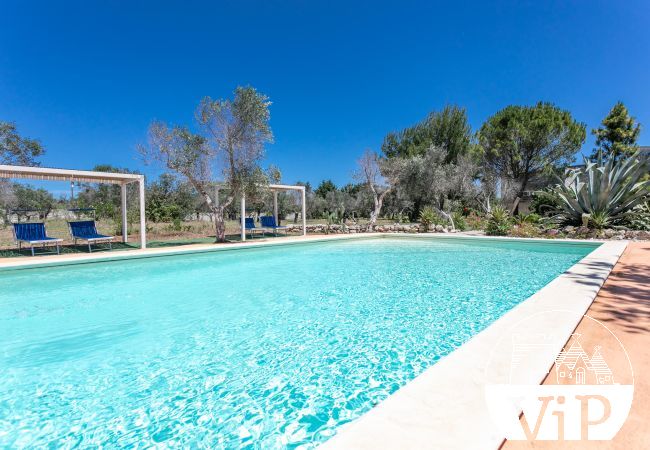 Villa a San Donato di Lecce - Masseria con piscina 3 camere e 3 bagni m313