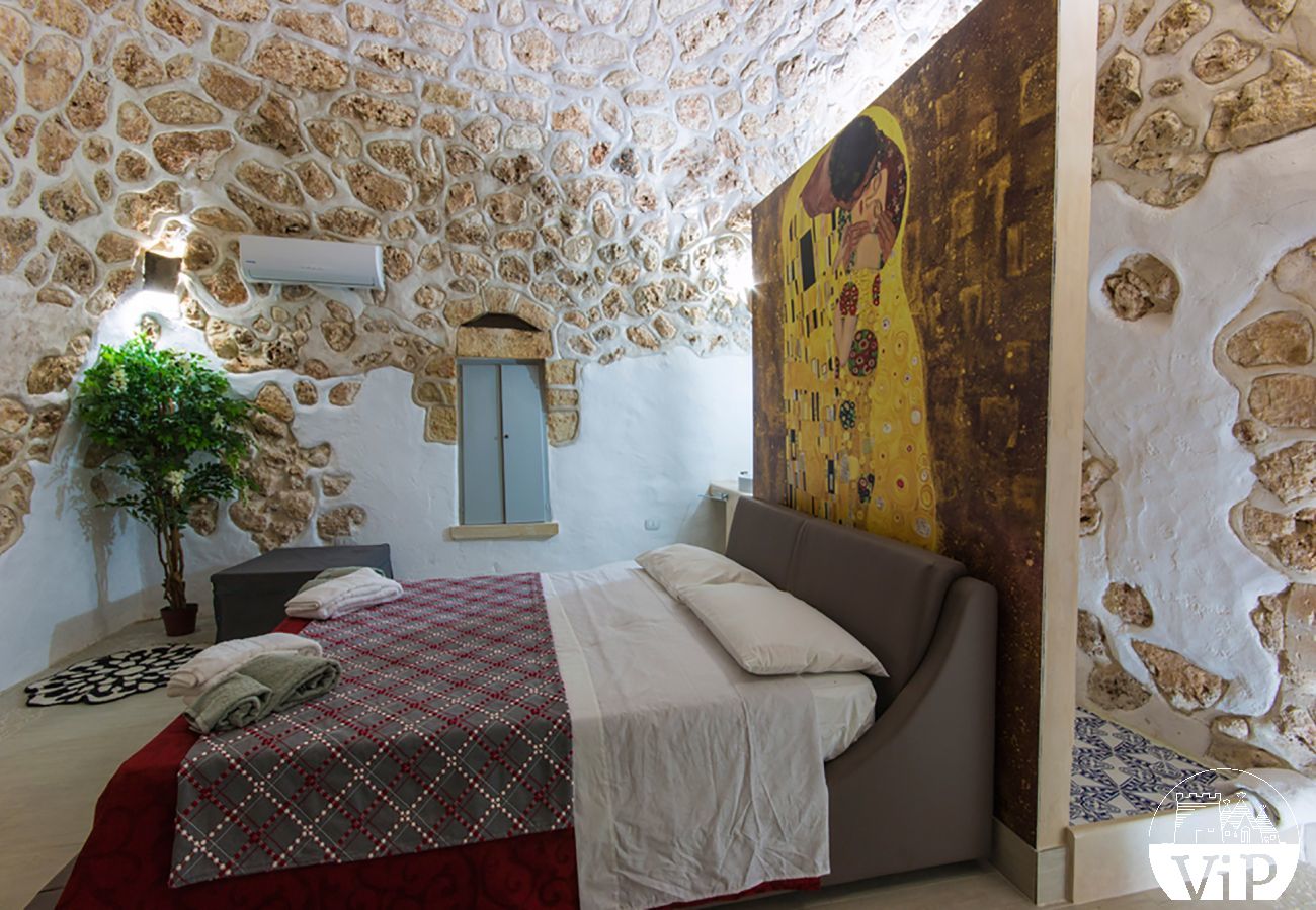 Villa a Carpignano Salentino - Masseria esclusiva in Puglia con piscina, jacuzzi, pajare, trulli m595