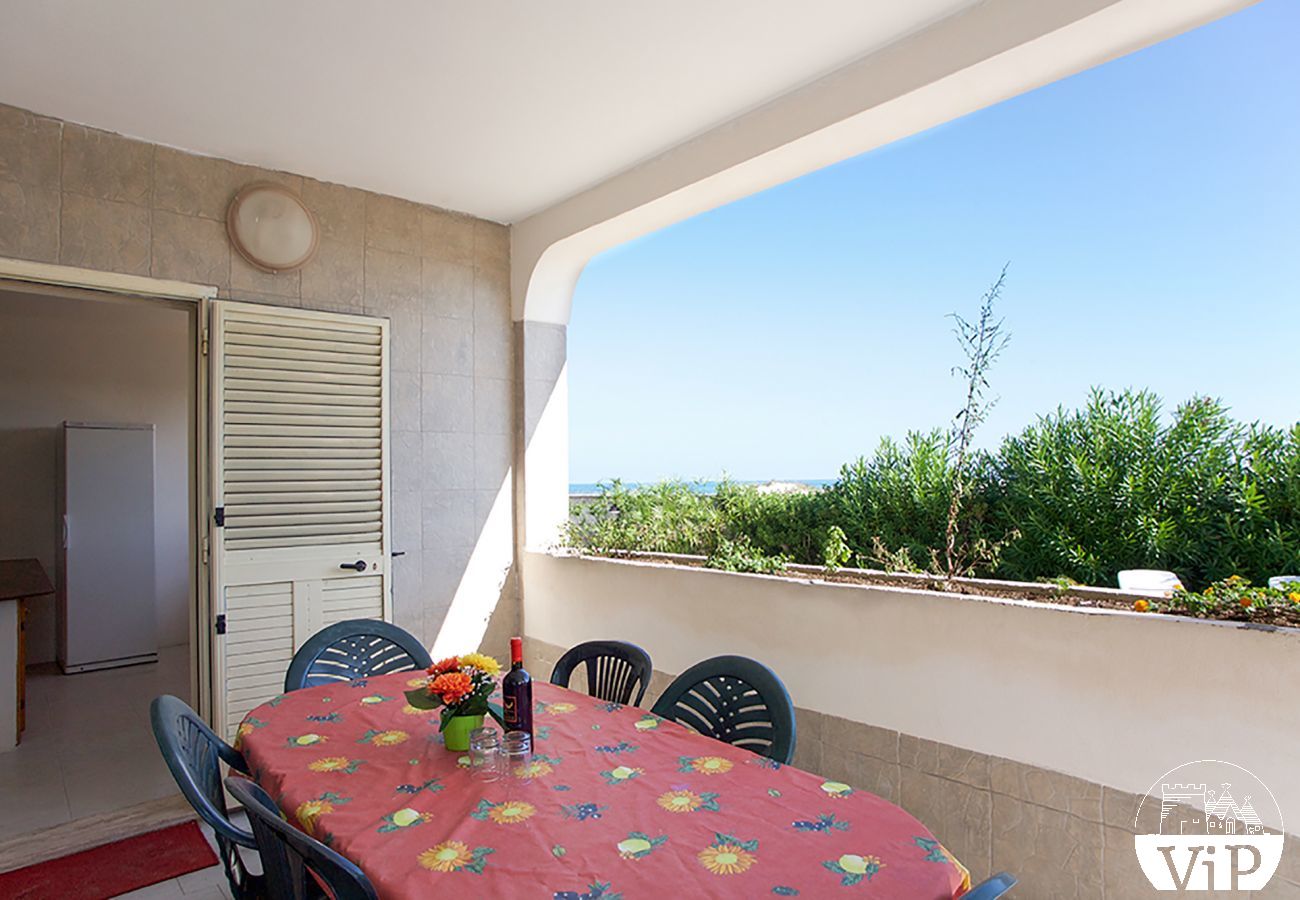 Casa a Spiaggiabella - Villa sulla spiaggia, vista mare Spiggiabella, 3 camere 2 bagni m711