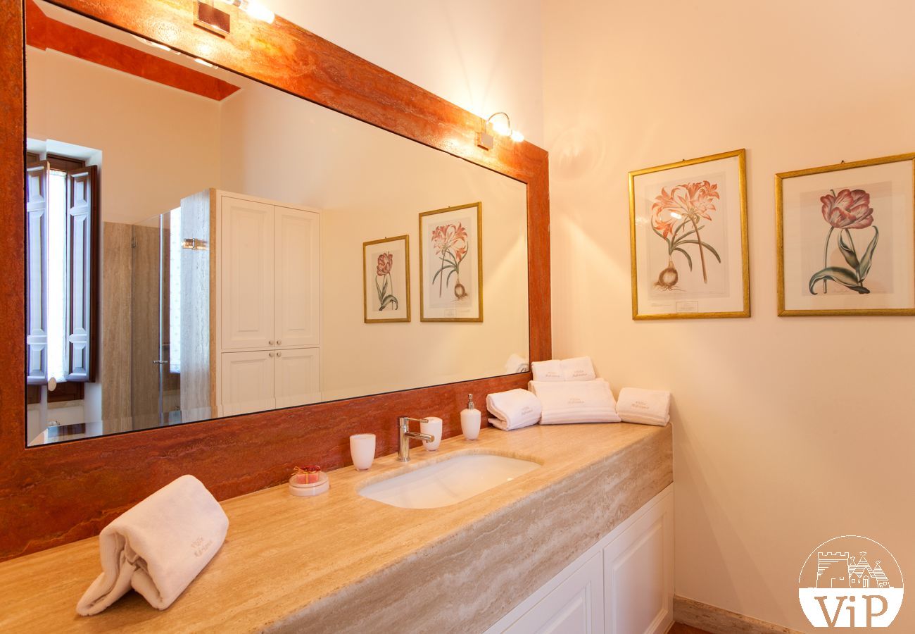 Villa a Galatina - Affitto villa di lusso per vacanze con piscina in Salento 5 camere letto 6 bagni m800