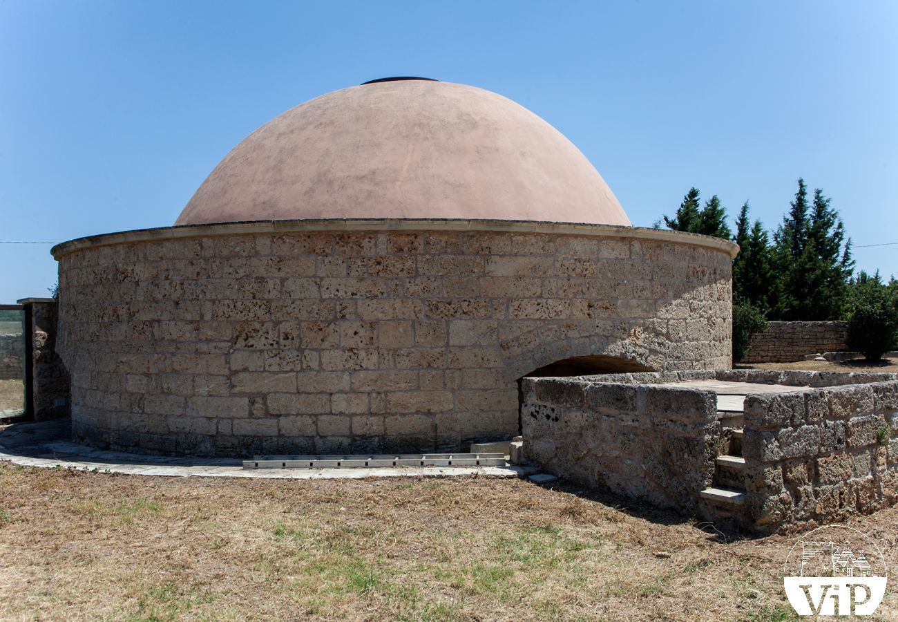 Villa a Galatina - Affitto villa di lusso per vacanze con piscina in Salento 5 camere 6 bagni m800