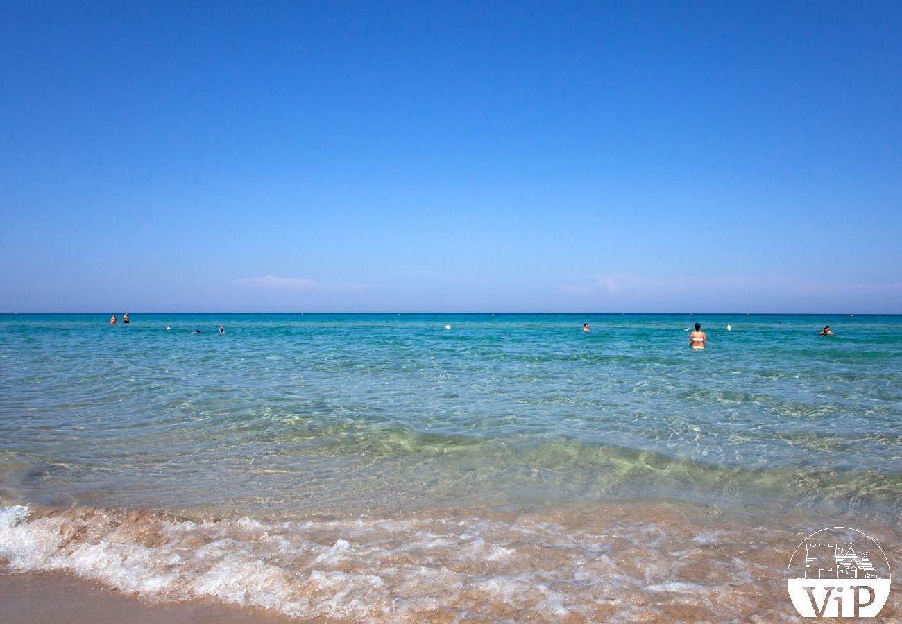 Appartamento a Carpignano Salentino - Appartamento uso piscina e campo calcetto per soggiorni in Puglia m401