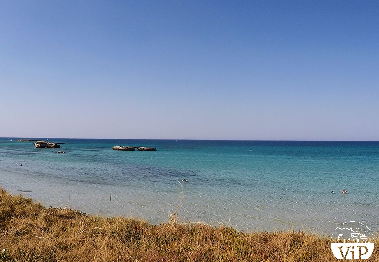 Appartamento a Carpignano Salentino - Appartamento uso piscina e campo calcetto per soggiorni in Puglia m401