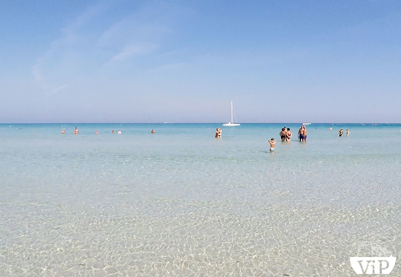 Appartamento a Carpignano Salentino - Appartamento uso piscina e campo calcetto per soggiorni in Puglia m401