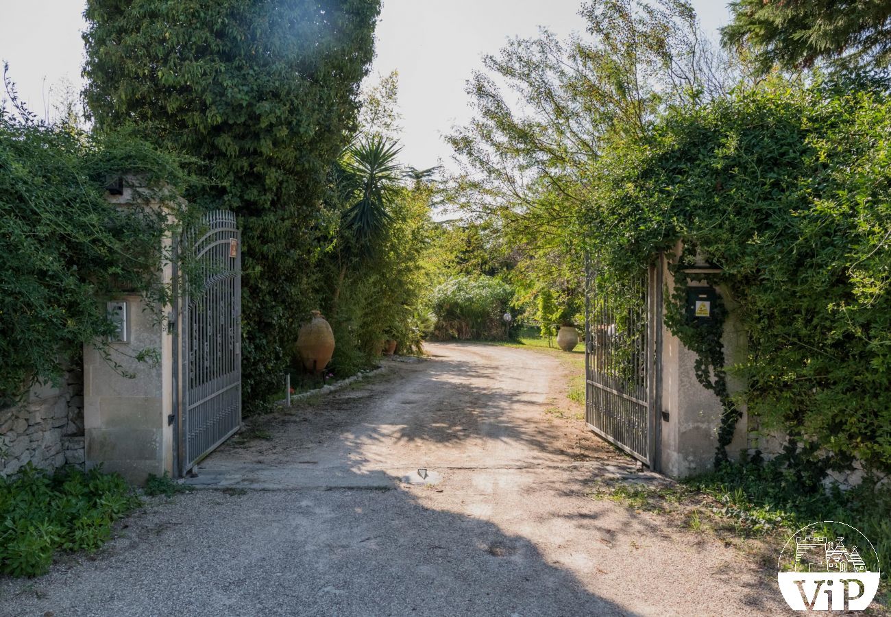 Appartamento a Carpignano Salentino - Appartamento adatto ai disabili con piscina condivisa per vacanze pugliesi m402
