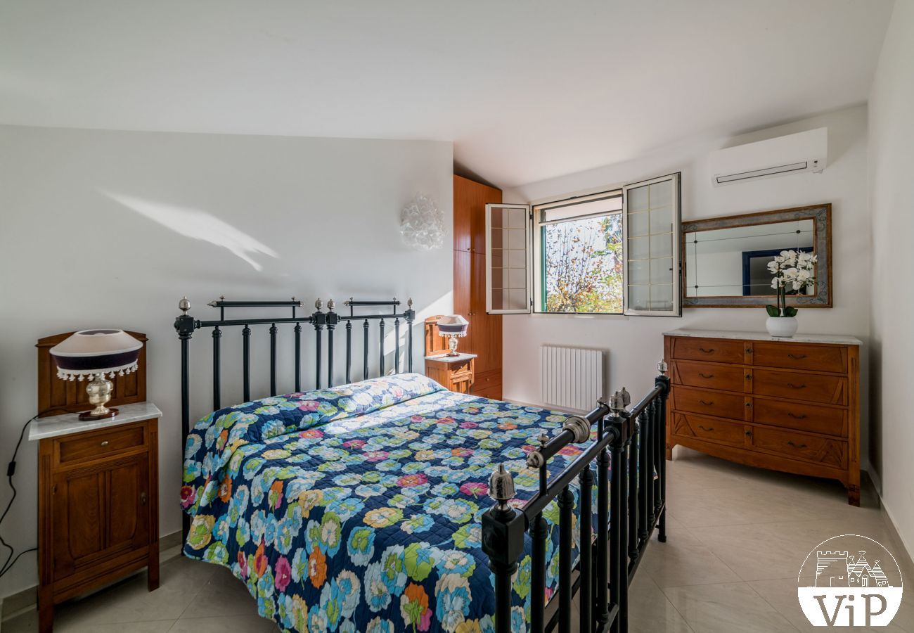 Villa a Corigliano d´Otranto - Villa vacanze con grande piscina privata, 5 camere letto e 4 bagni m550