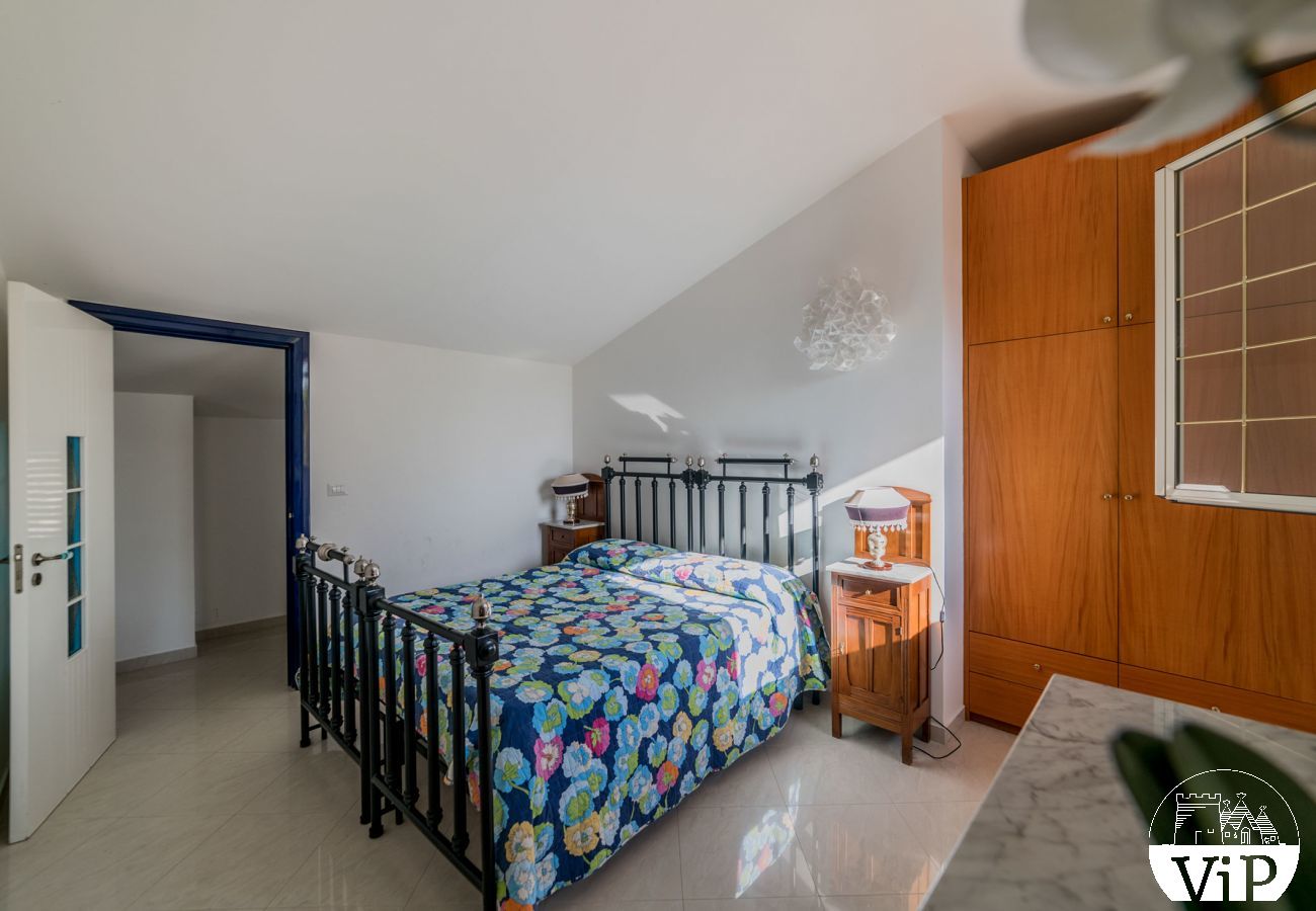 Villa a Corigliano d´Otranto - Villa vacanze con grande piscina privata, 5 camere letto e 4 bagni m550