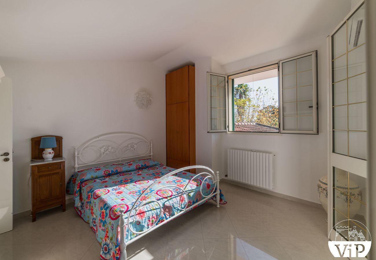 Villa a Corigliano d´Otranto - Villa vacanze con grande piscina privata, 5 camere letto e 4 bagni m550