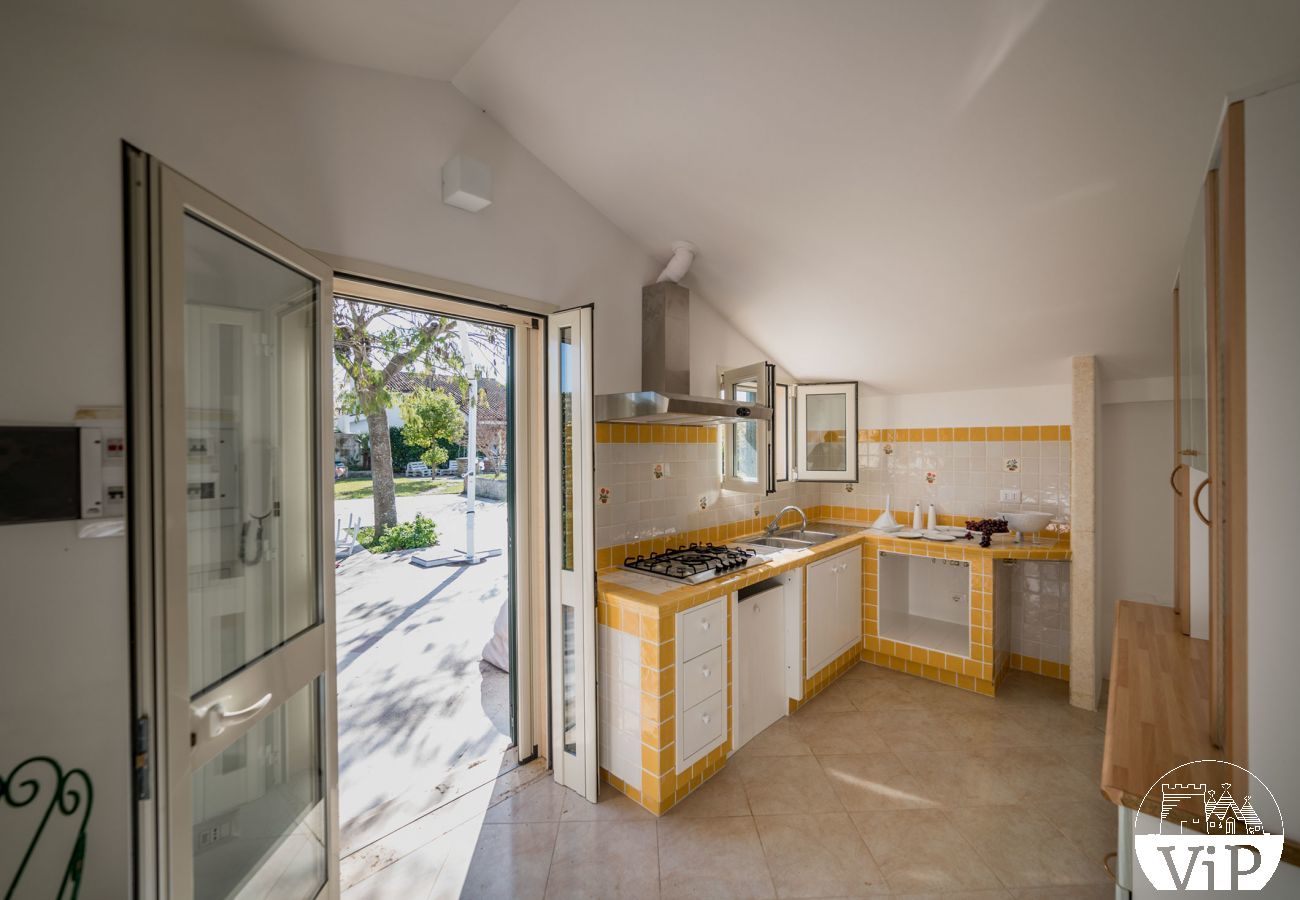 Villa a Corigliano d´Otranto - Villa vacanze con grande piscina privata, 5 camere letto e 4 bagni m550