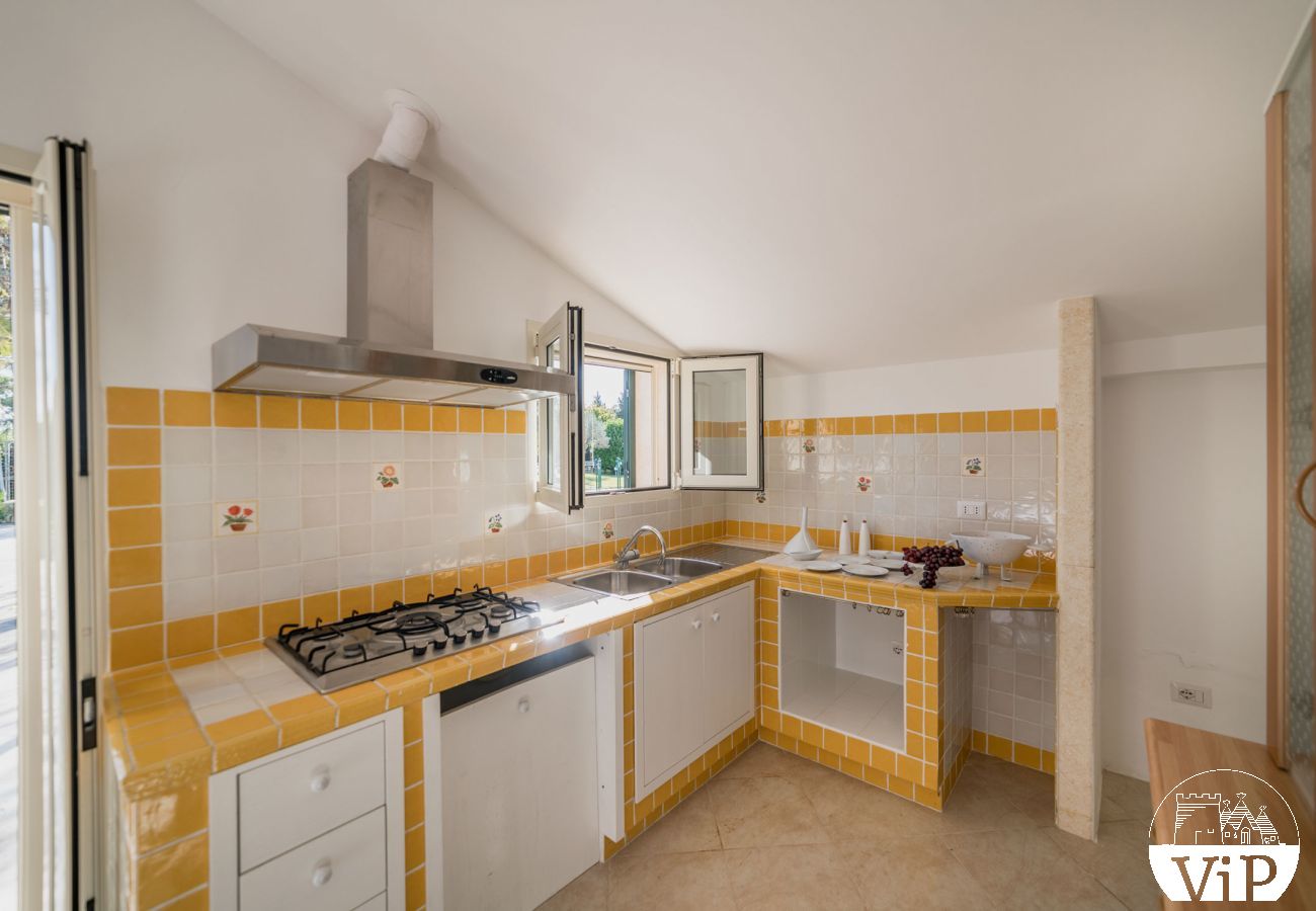 Villa a Corigliano d´Otranto - Villa vacanze con grande piscina privata, 5 camere letto e 4 bagni m550