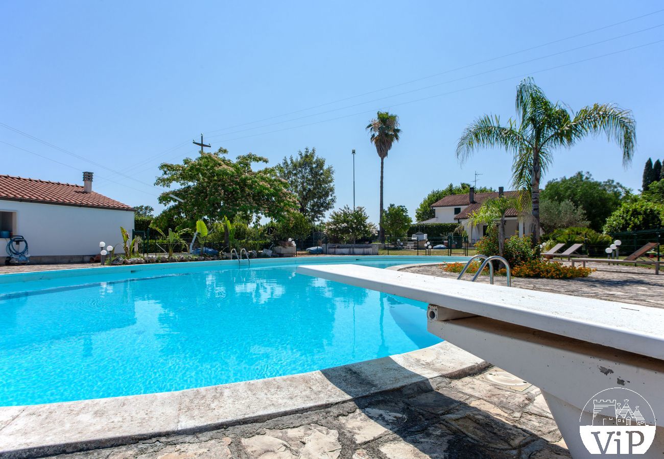 Villa a Corigliano d´Otranto - Villa vacanze con grande piscina privata, 5 camere letto e 4 bagni m550