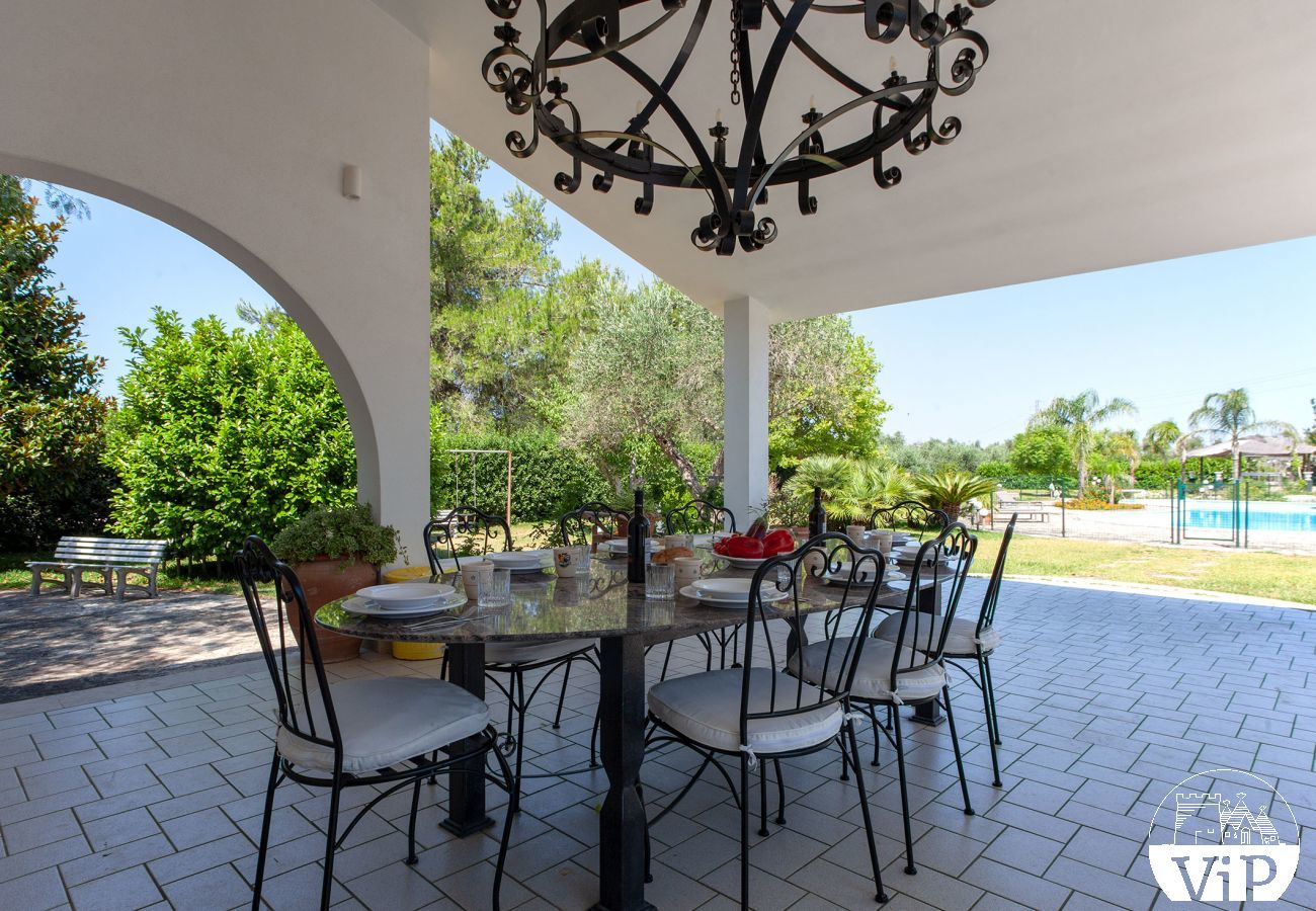 Villa a Corigliano d´Otranto - Villa vacanze con grande piscina privata, 5 camere letto e 4 bagni m550