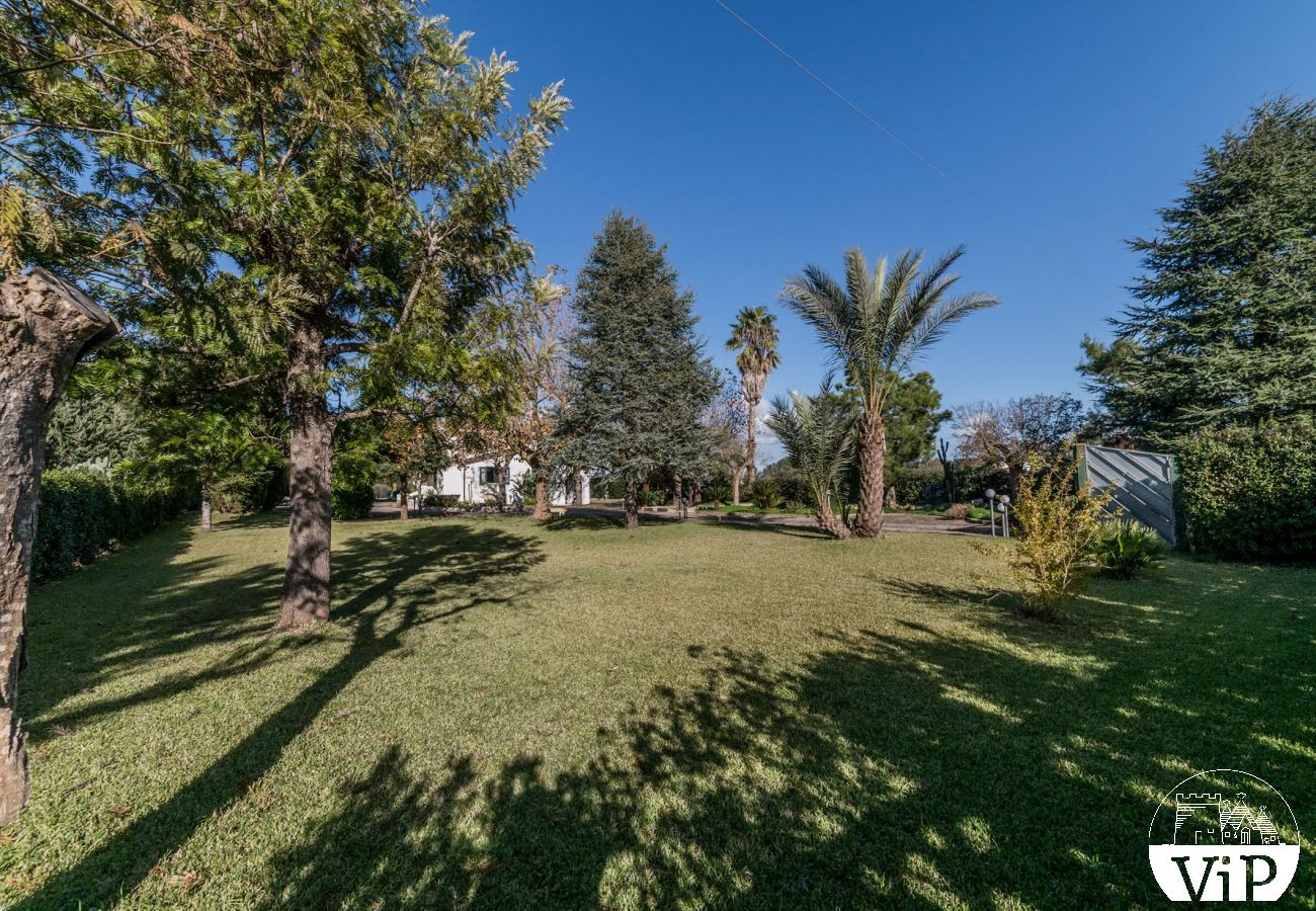 Villa a Corigliano d´Otranto - Villa vacanze con grande piscina privata, 5 camere letto e 4 bagni m550