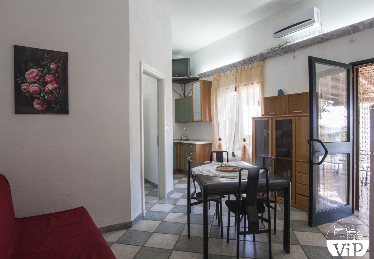 Villa a Specchia - Villa con grande piscina e idromassaggio per gruppo numeroso m350