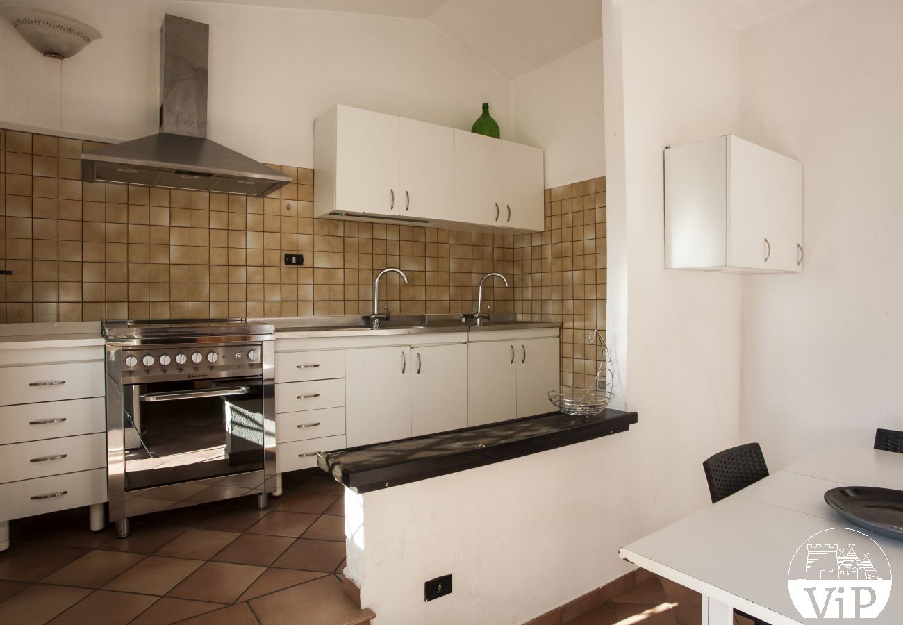 Villa a Specchia - Villa con grande piscina e idromassaggio per gruppo numeroso m350